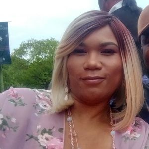 Meet your Posher, Takia